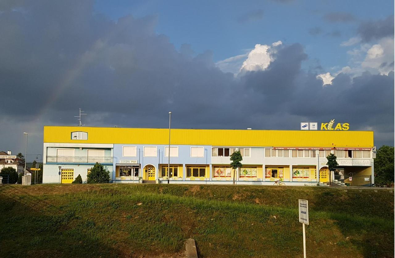 Prenociste Klas Pleternica Esterno foto